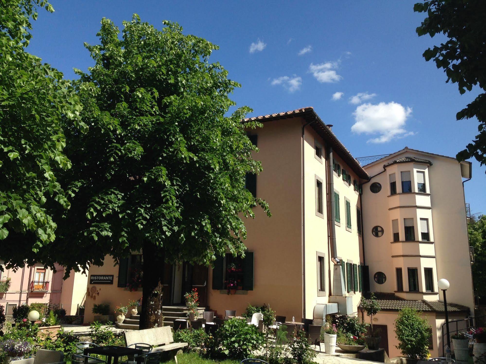 Hotel Fabbrini Abbadia San Salvator Bagian luar foto