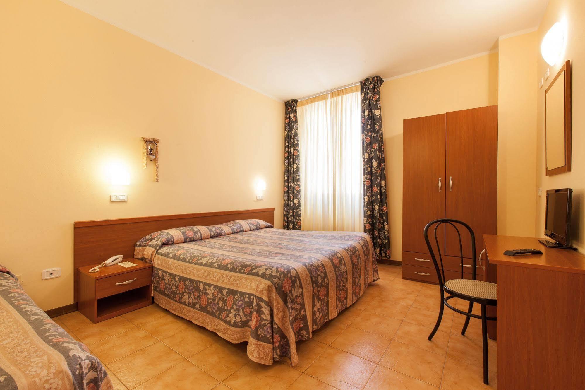 Hotel Fabbrini Abbadia San Salvator Bagian luar foto