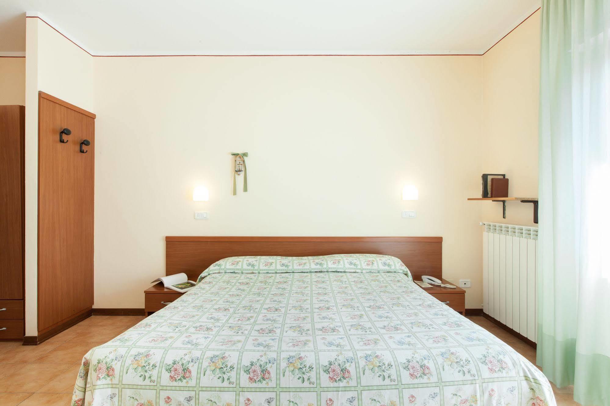 Hotel Fabbrini Abbadia San Salvator Bagian luar foto
